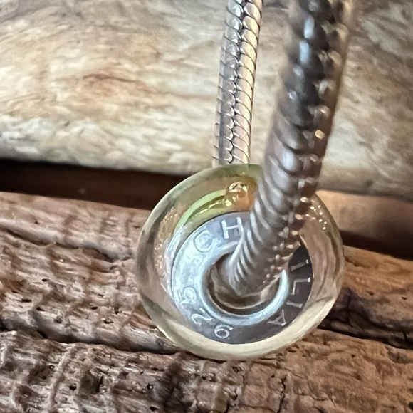 New Authentic Chamilia Charm- Cool Dream Murano Glass Gold Foil Green Yellow - Picture 5 of 5